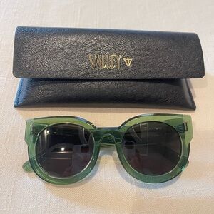 Valley Bottle Green Sunglasses